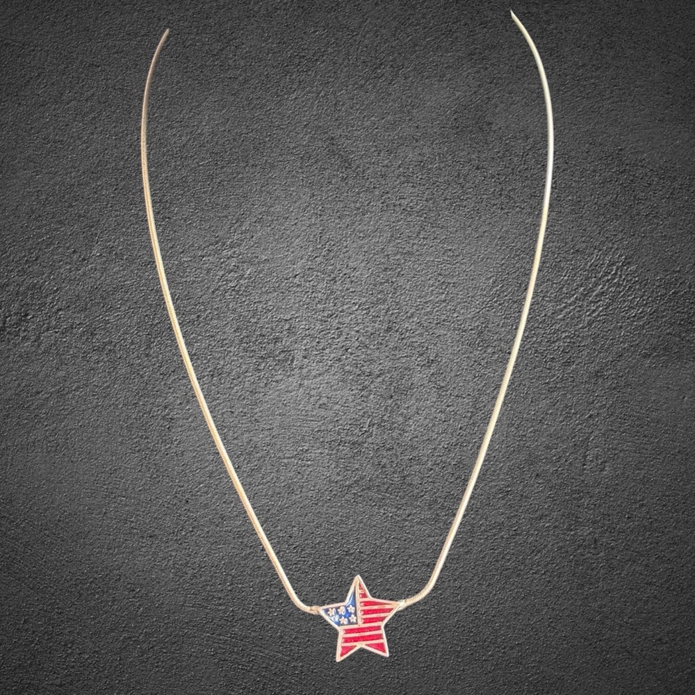 🌼Star Shaped Patriotic Flag Necklace